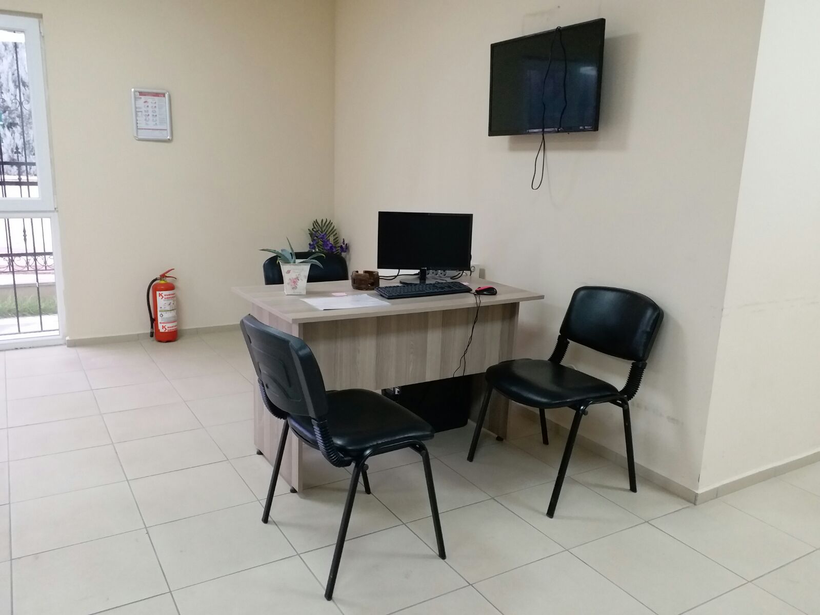 Hasta görüşmelerinin gerçekleştirildiği hekim odası